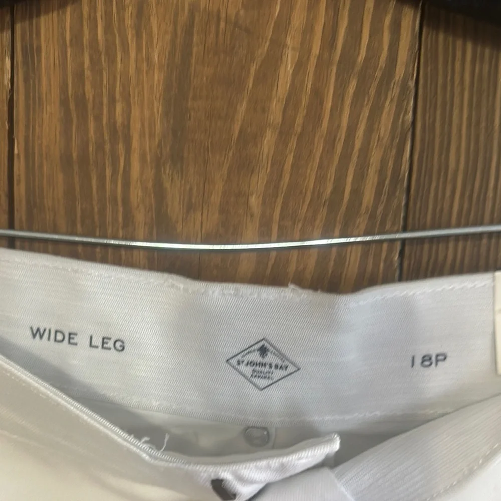 St. John's Bay Women's White Flare & Wide Leg Jeans - Picture 4 of 8